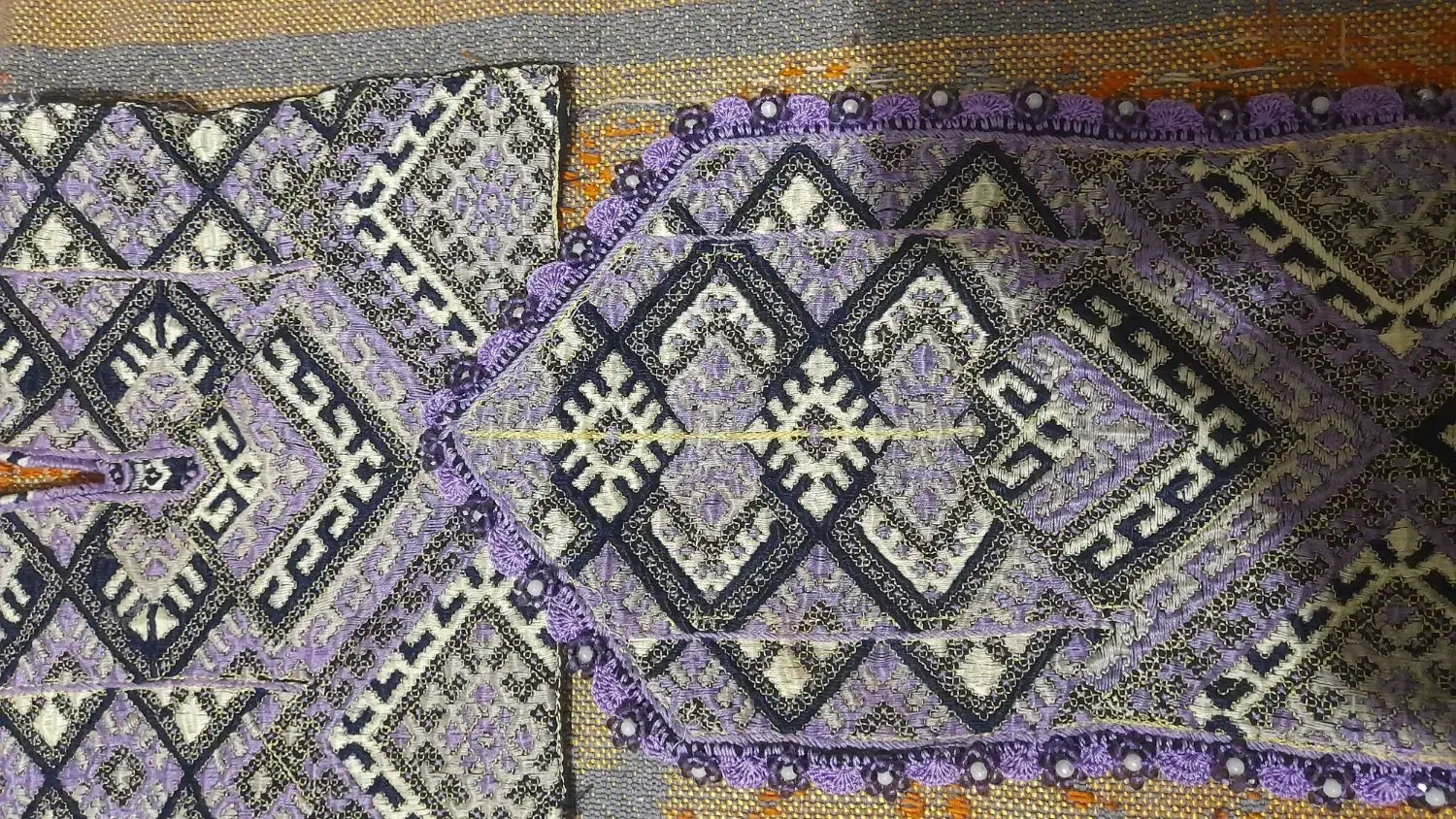 زیاستین چرخودست سوسنی|لباس|دامن, |دیوار