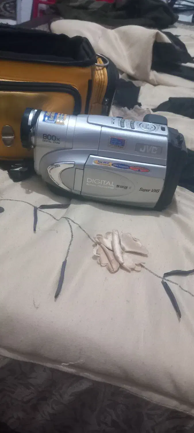 فروش یک عدد دوربین فیلمبرداری بفروش میرسد|دوربین عکاسی و فیلمبرداری|اردبیل, |دیوار