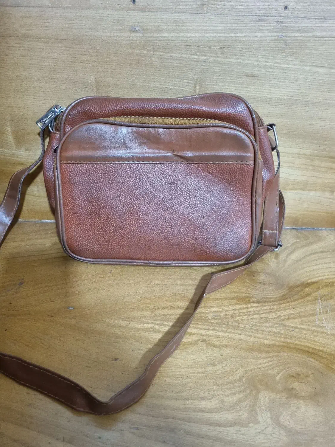 دونه ای ۸۰ تومن درحد نو|کیف، کفش، کمربند|شاهینشهر, سعدی جنوبی|دیوار