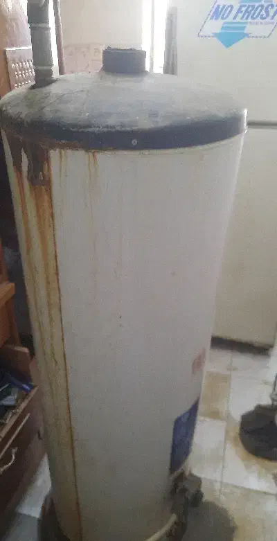 ابگرمکن گازی ایستاده قدیمی|آبگرمکن، پکیج، شوفاژ|شیراز, درکی|دیوار