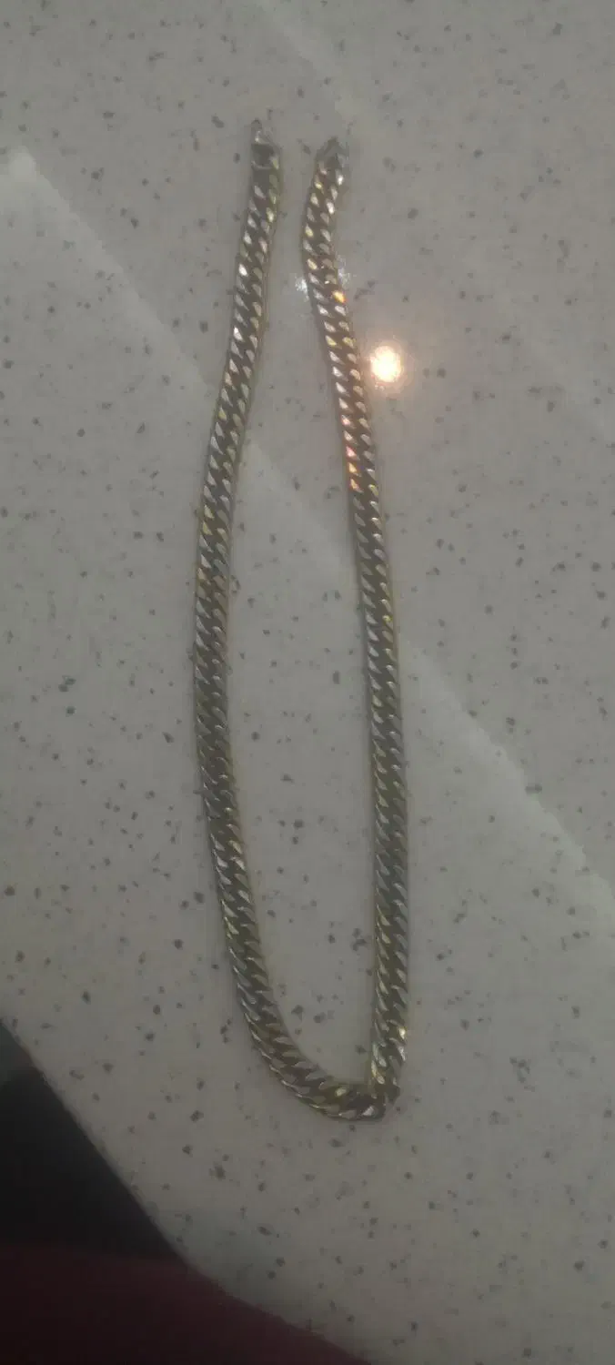 گردنبند|بدلیجات|خلخال, |دیوار