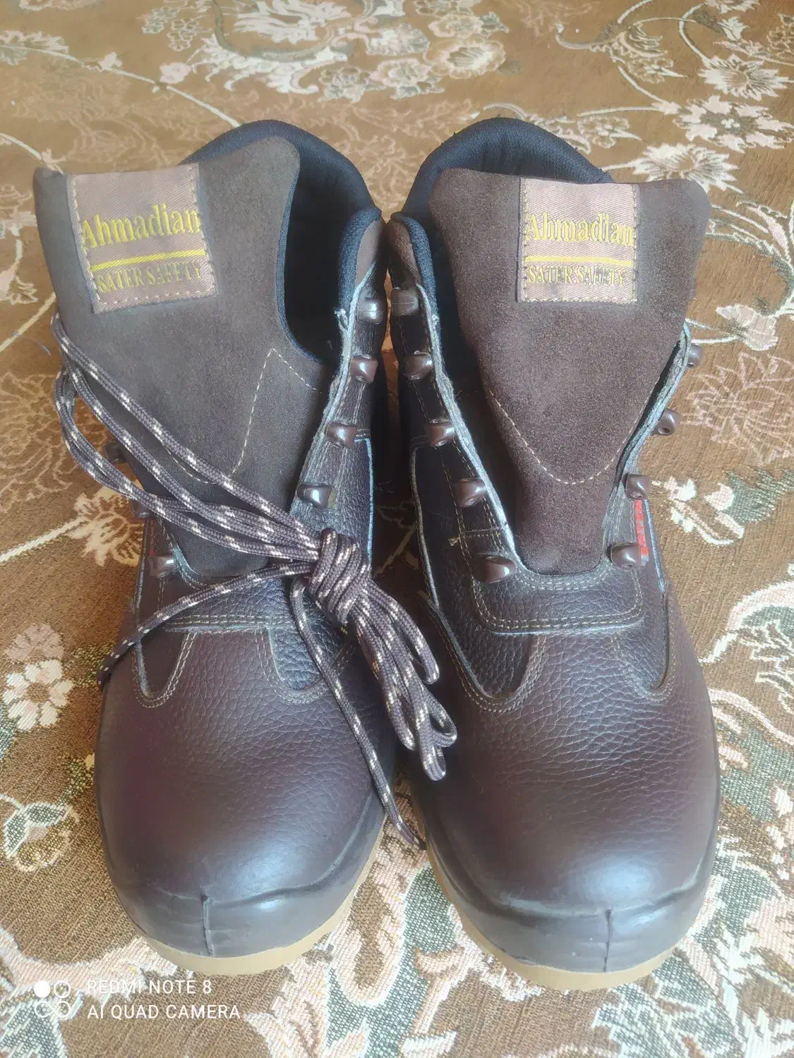 کفش کار ایمنی|کیف، کفش، کمربند|کوه چنار, |دیوار