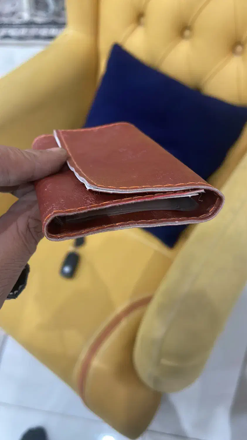 جلد مدارک گمشده|اشیا|زرند, |دیوار