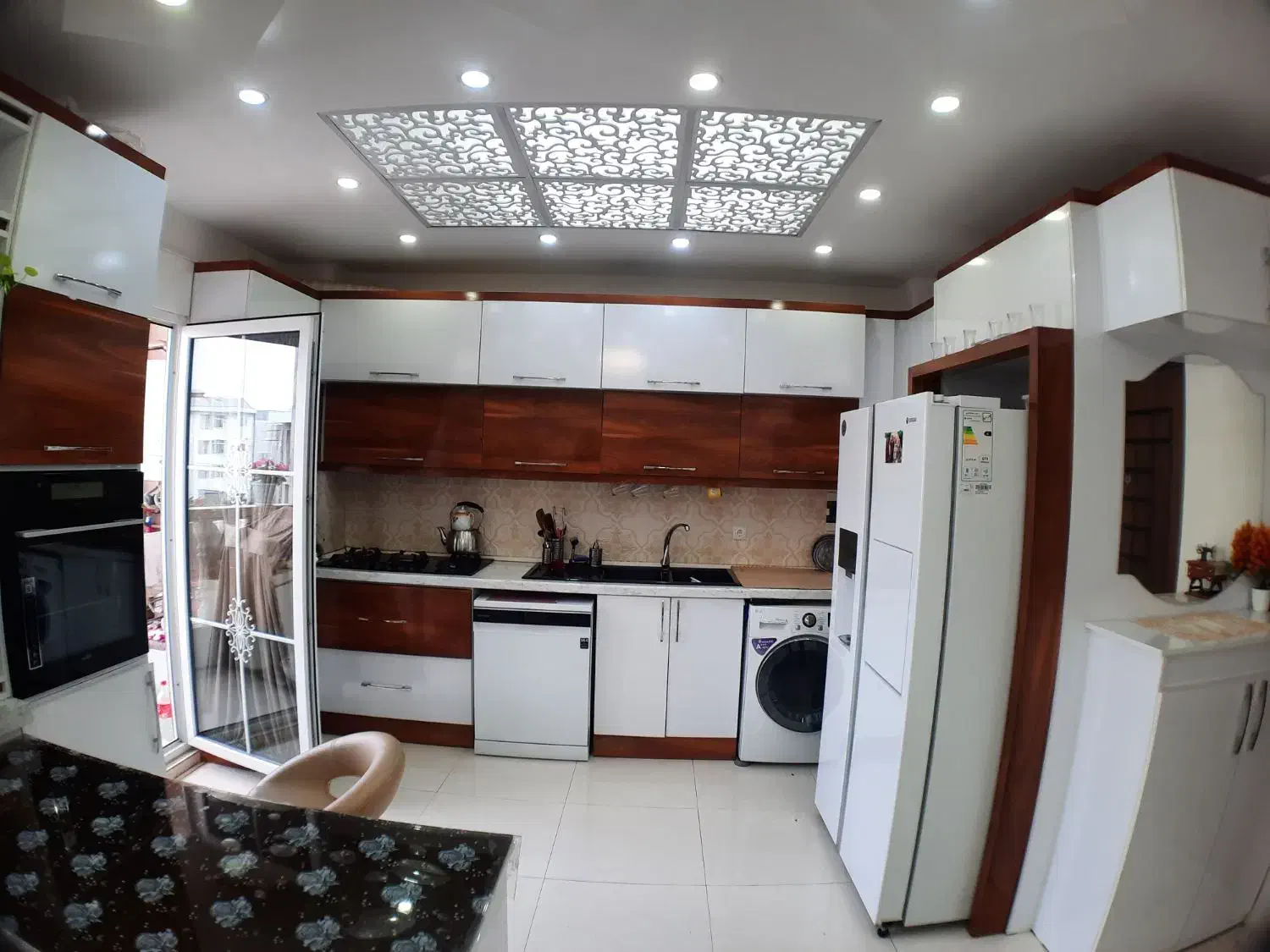 واحد ۹۵ متری دو خواب تک واحده فول سه راه پاستوریزه|فروش آپارتمان|رشت, پاستوریزه|دیوار