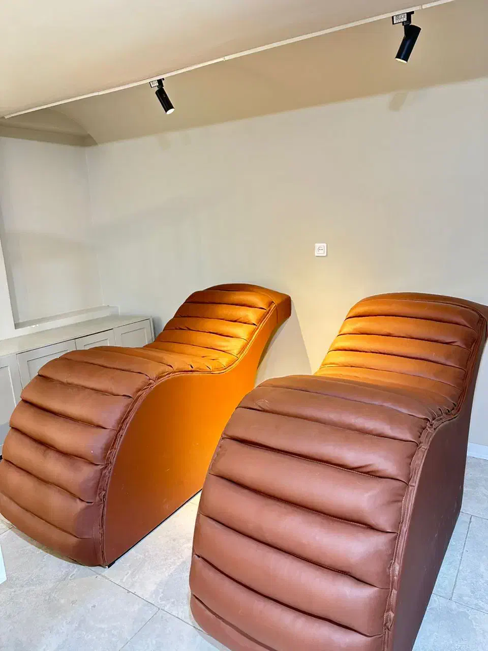 تخت چندمنظوره مخصوص سالن‌های زیبایی و کلینیک‌ها|آرایشگاه و سالن‌های زیبایی|دامغان, |دیوار