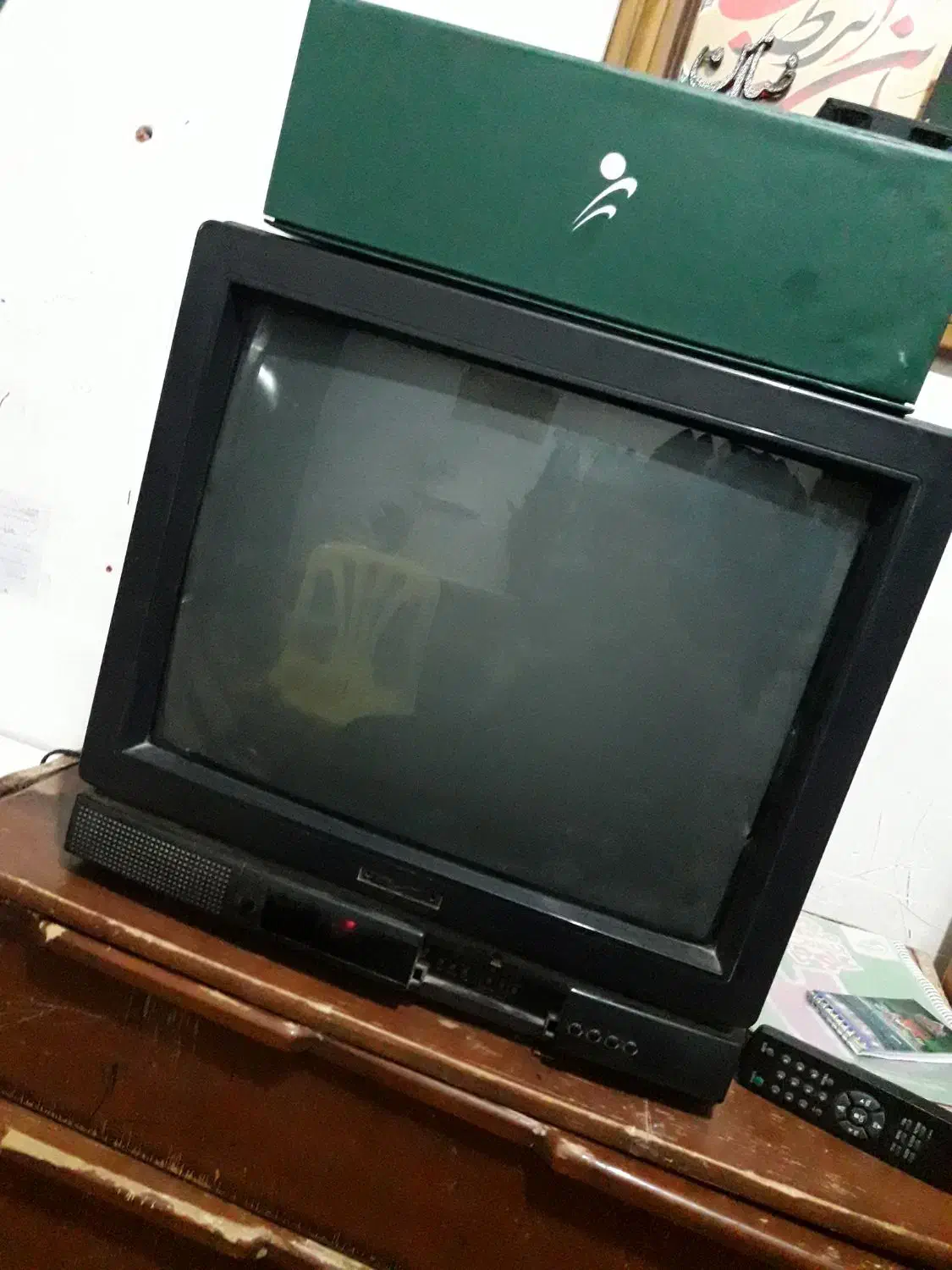 تلویزیون ۲۱ اینچ|تلویزیون و پروژکتور|کرمان, |دیوار