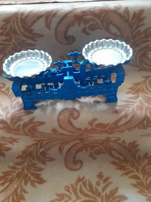 ترازوی کوچک قدیمی|فروشگاه و مغازه|برخوار, |دیوار