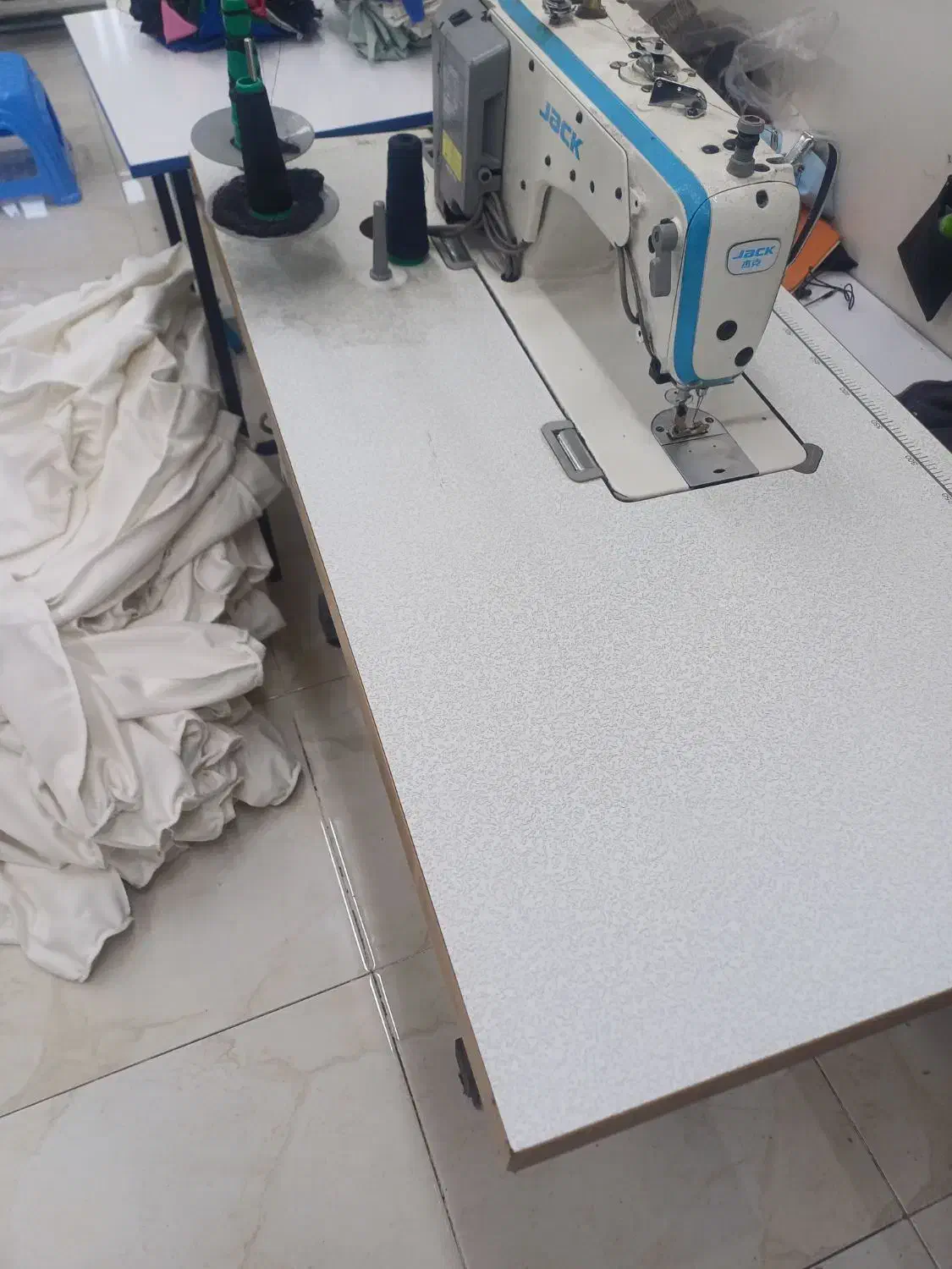 زیگزالدوز و وسطکار جهت تریکو|استخدام صنعتی، فنی، مهندسی|تهران, بهارستان|دیوار