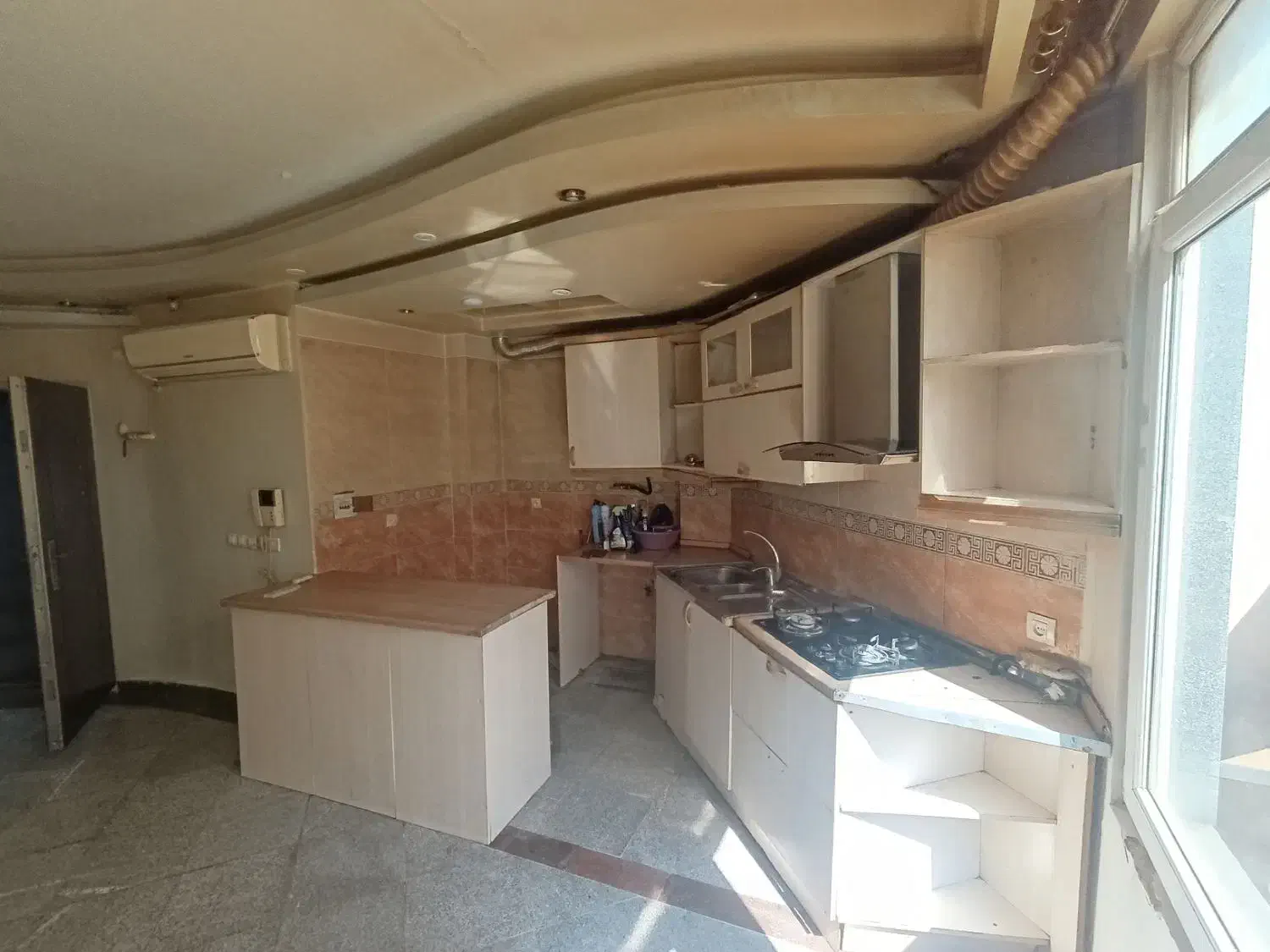 تک واحدی / پلیس ادیبی کلیم کاشانی / واحد نقلی|فروش آپارتمان|تهران, کاج|دیوار