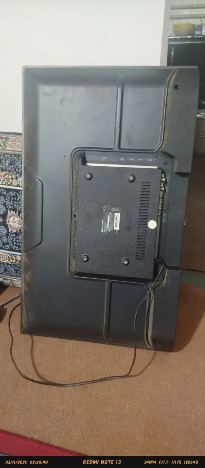 تلوزیون ۳۲ نو و تمیز|تلویزیون و پروژکتور|ساری, |دیوار