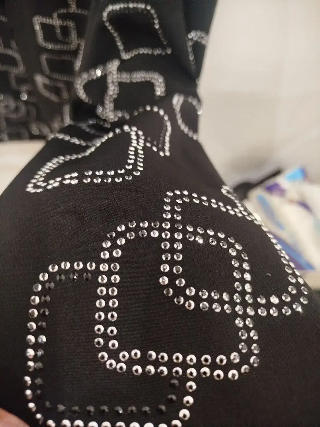 مانتو|لباس|بهارستان, |دیوار