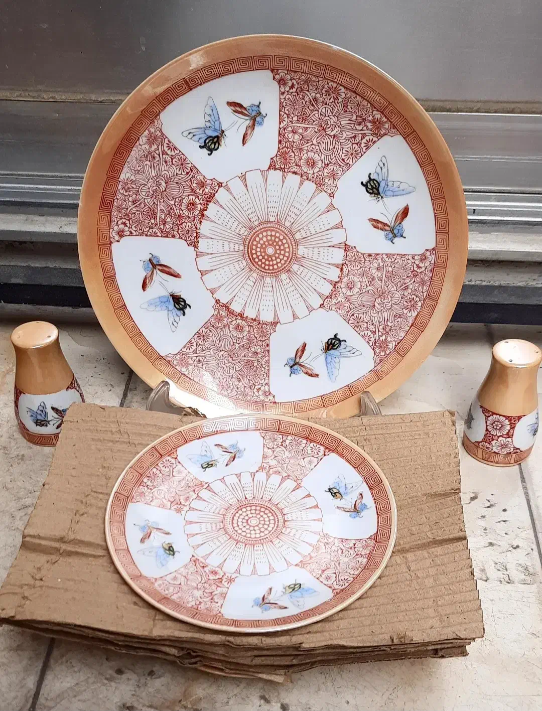 ظروف قدیمی وعتیقه|ظروف سرو و پذیرایی|بندر گناوه, |دیوار