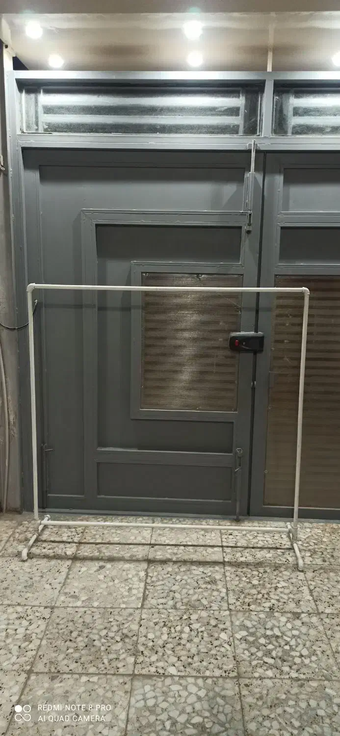 رخت آویز از جنس لوله خیلی محکم|بندرخت و رخت‌آویز|خرم‌آباد, |دیوار