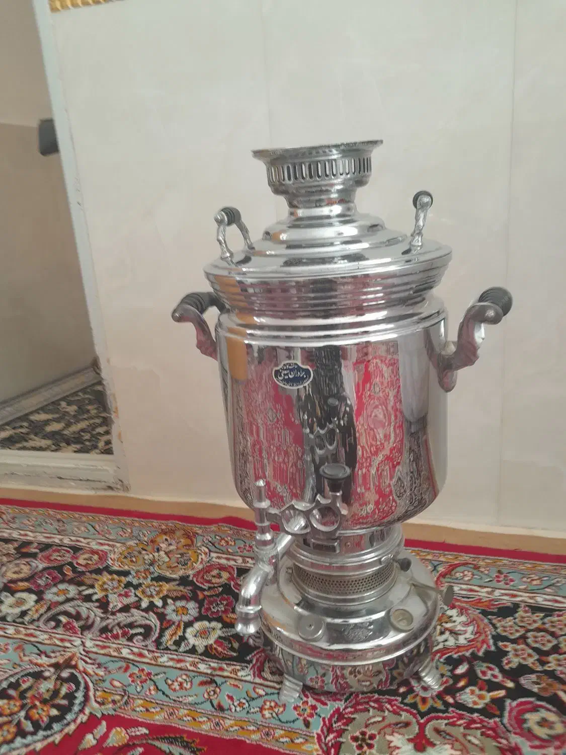 سماور نفتی بزرگ جنس خوب|سماور، چای‌ساز، قهوه‌ساز|همدان, |دیوار