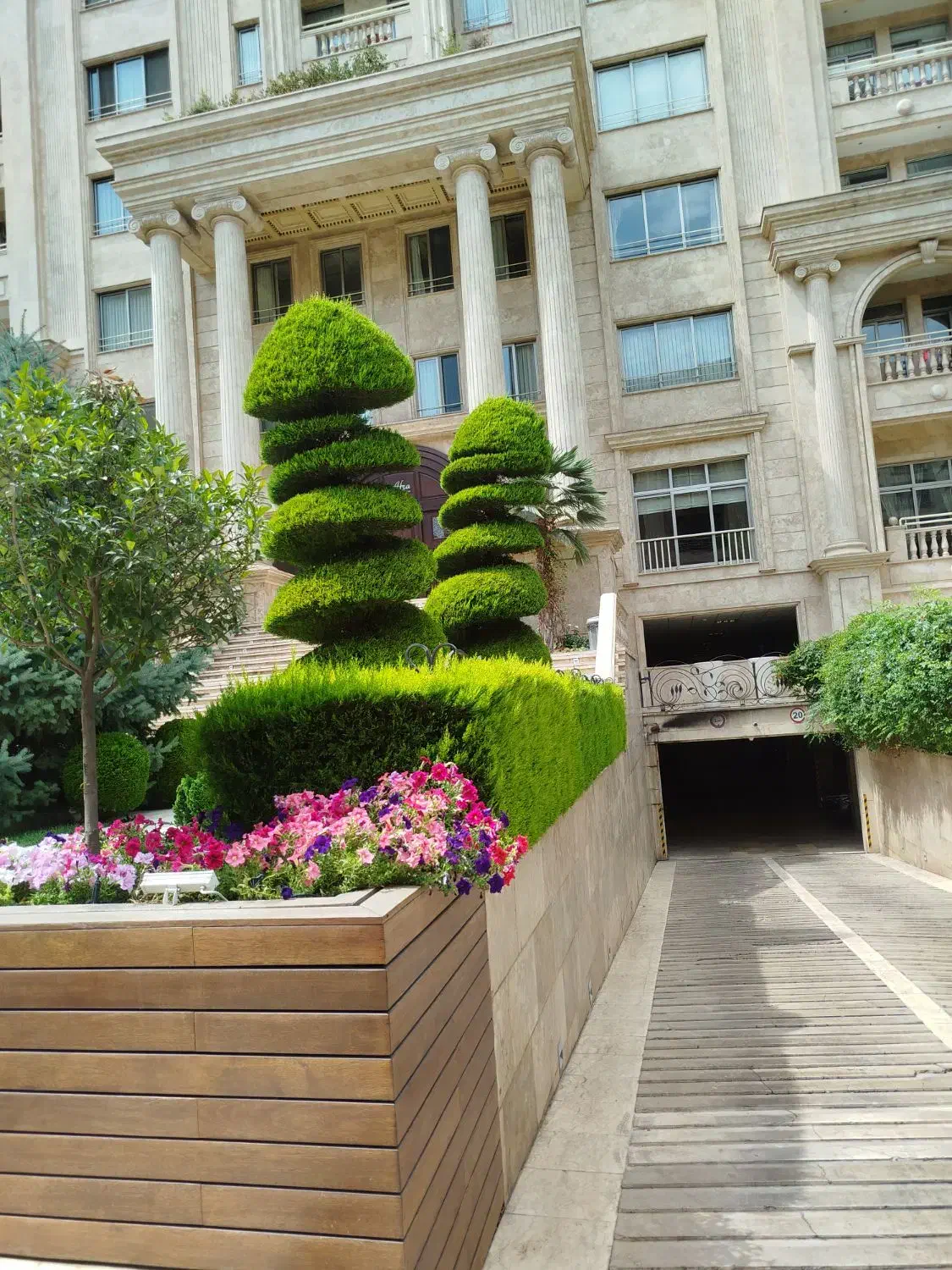 خدمات باغبانی وهرس کاری در تمام نقاط کرج|خدمات باغبانی و درختکاری|کرج, گوهردشت|دیوار