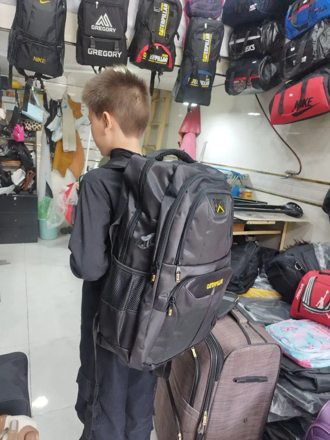 تعمیرات تخصصی کیف و چمدان|کیف، کفش، کمربند|قم, زنبیل آباد|دیوار