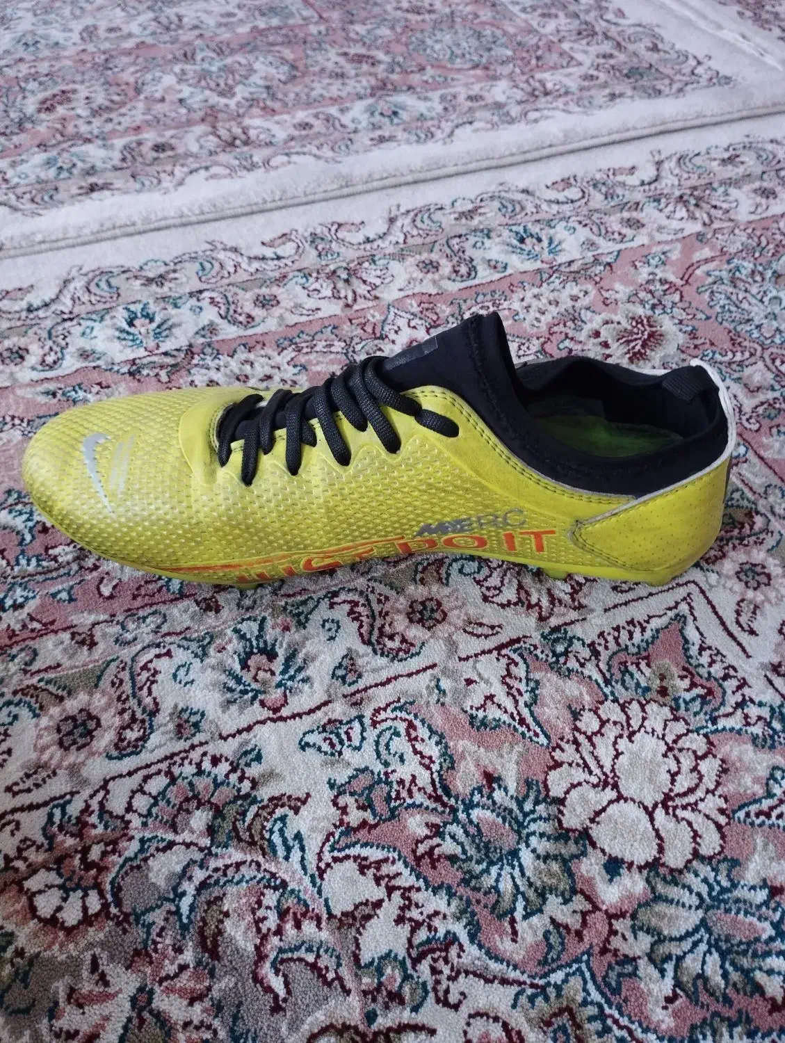 کفش فوتبال|تجهیزات ورزشی|سنندج, |دیوار