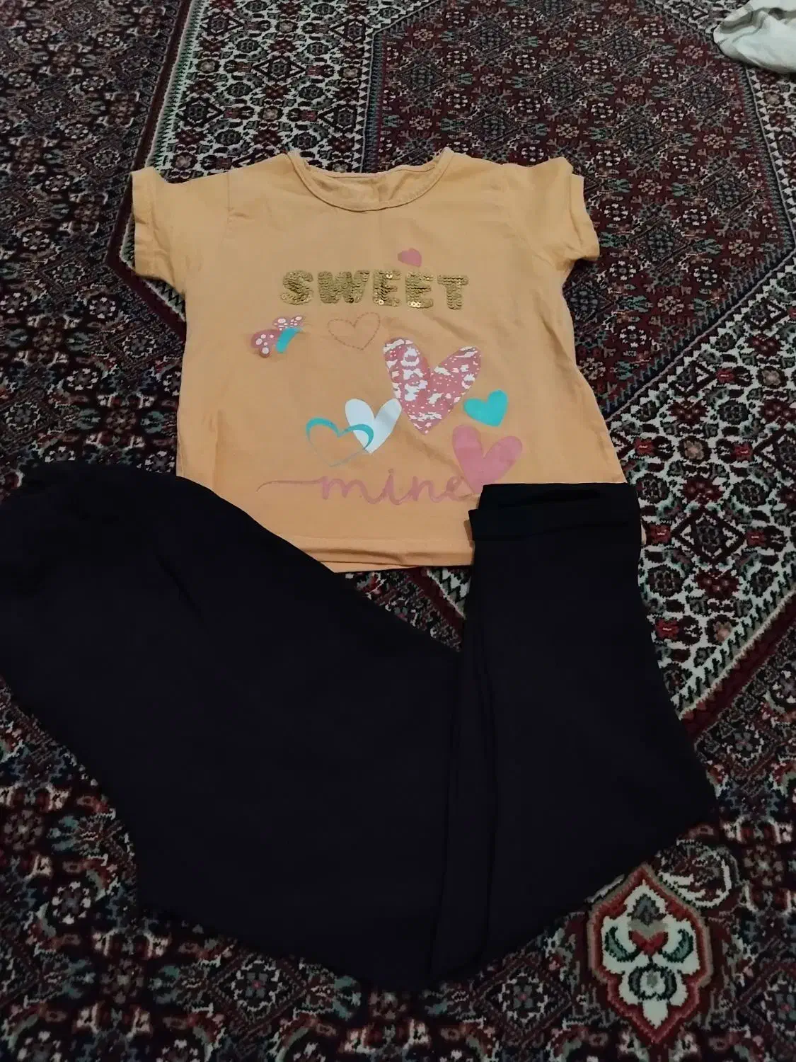 لباس بچه|کفش و لباس بچه|کرج, شهرک بیدارچشمه|دیوار