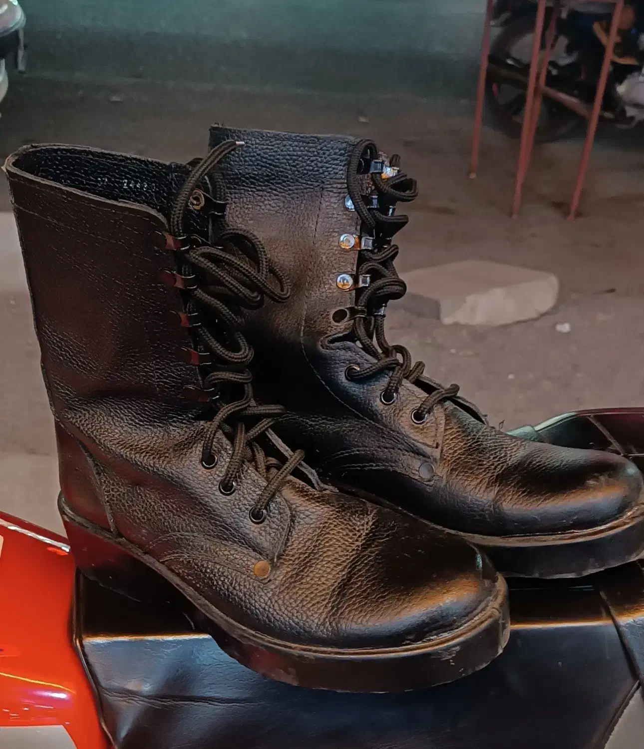 یک جفت پوتین کاملا نو سایز ۴۰|کیف، کفش، کمربند|میناب, |دیوار