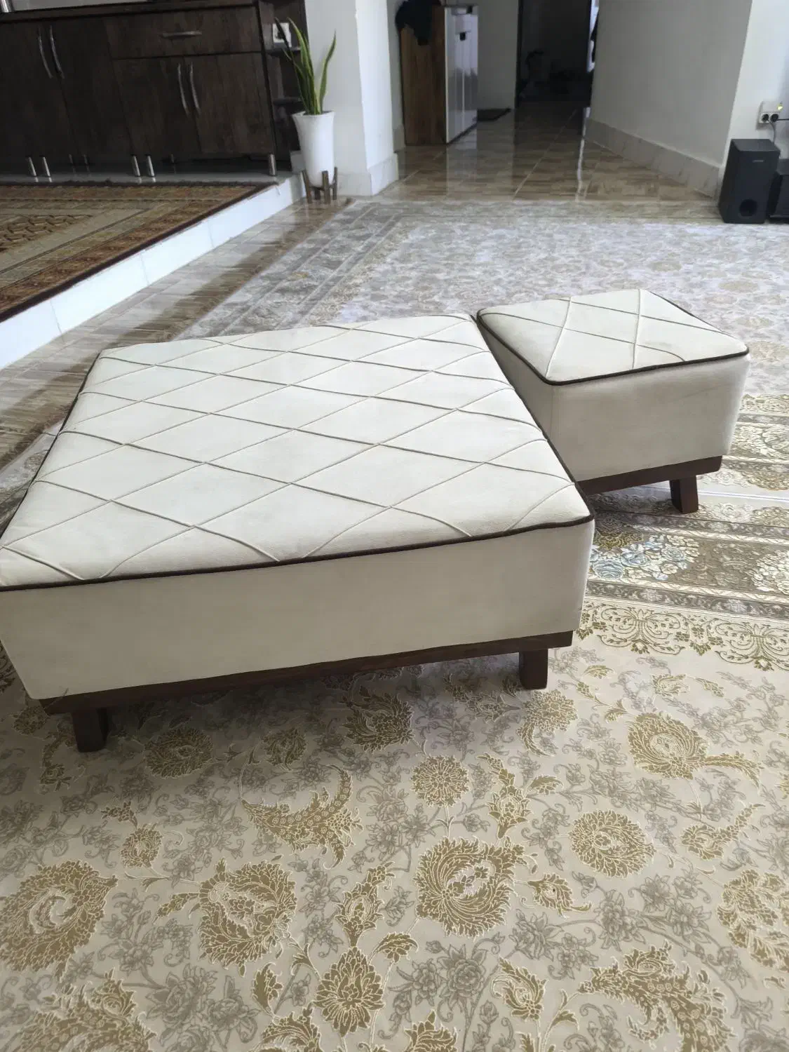 میز عسلی پا مبلی پارچه و چوب|مبلمان خانگی و میز عسلی|فیروزآباد (فارس), |دیوار