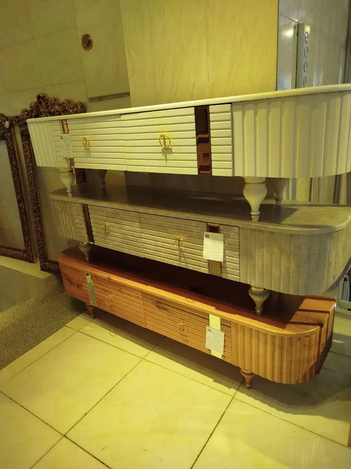 میز تلویزیون فایبر شیشه خور زرکالا|میز تلویزیون|یاسوج, |دیوار