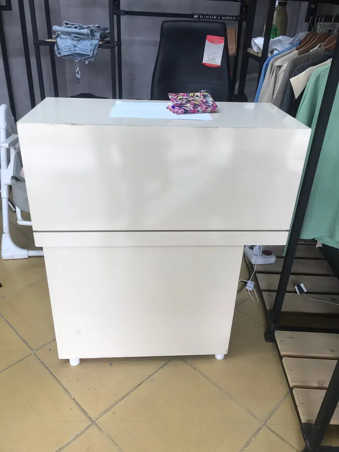 میز دارای یک کشو|میز تحریر و کامپیوتر|شیروان (خراسان), |دیوار