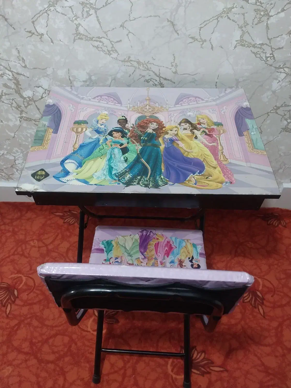 میز تحریر|تخت و صندلی بچه|آبیک, |دیوار