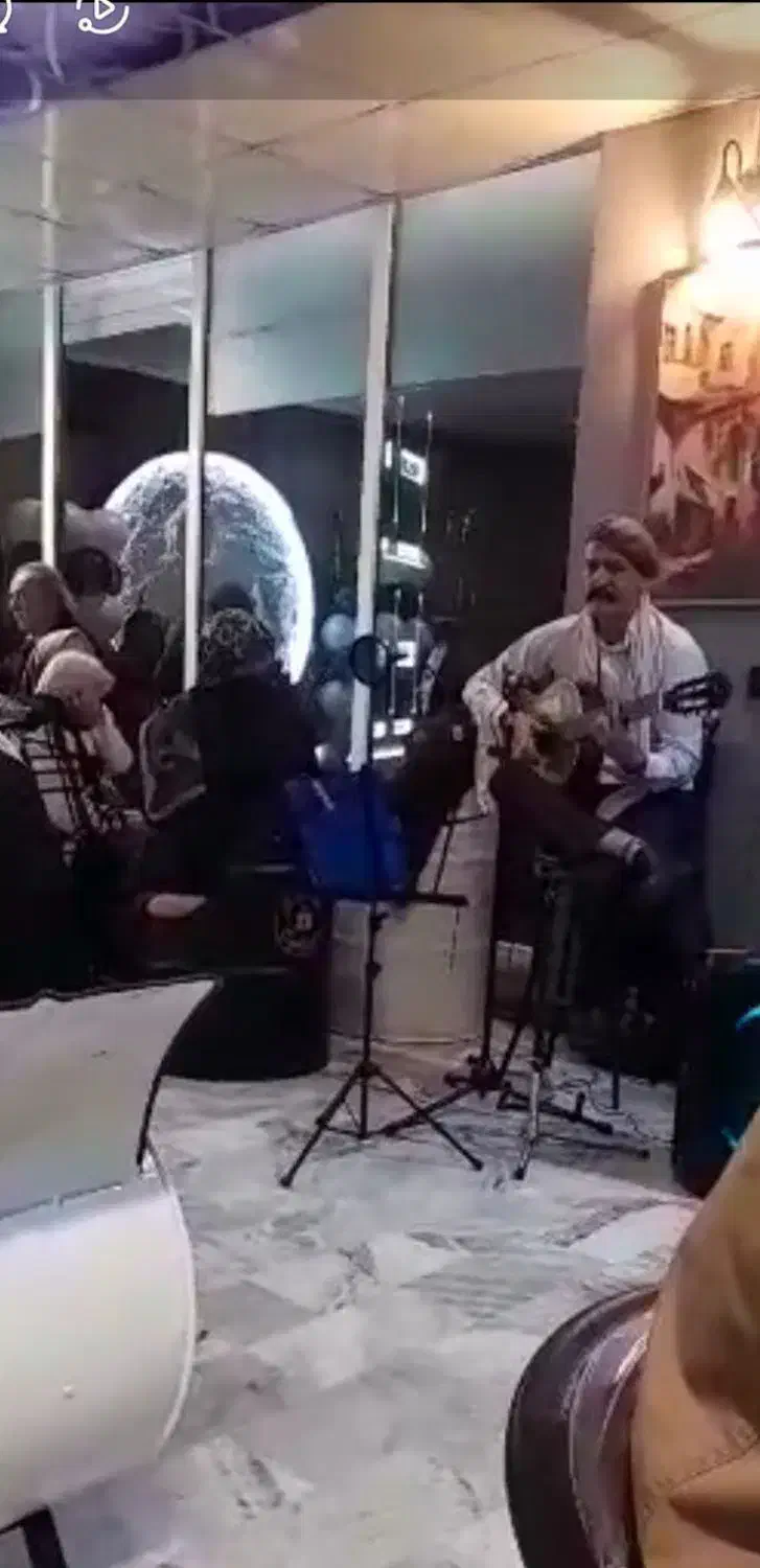 اجرای زنده گیتار وخواننده جهت کافه .سوپرایز|خدمات پذیرایی، مراسم|هشتگرد, فاز ۱ مهستان|دیوار