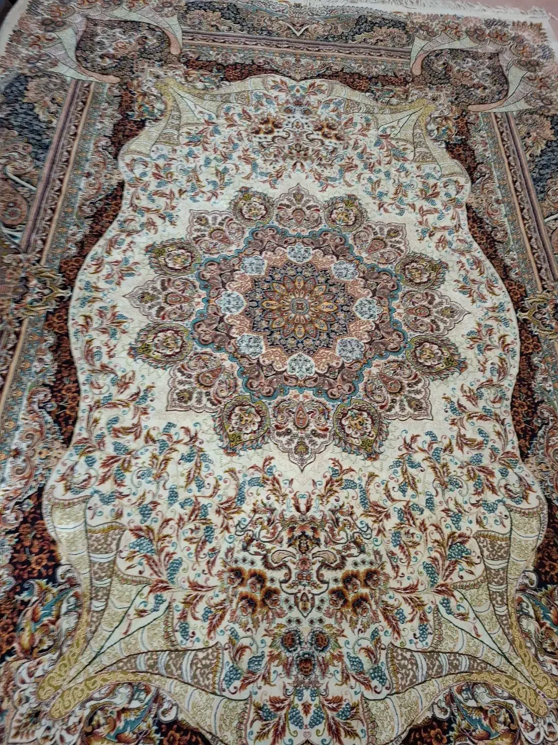 فرش 9 متری کرم رنگ.1 عدد|فرش|اهواز, گلستان|دیوار