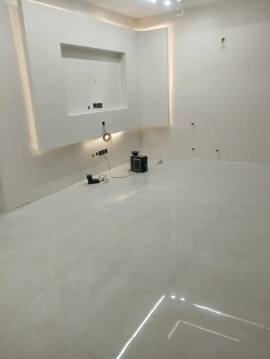 کاشیکاری.اسلب کاری .دیوار چینی.لوله کشی.سیمان کاری|خدمات پیشه و مهارت|پردیس, فاز ۴|دیوار