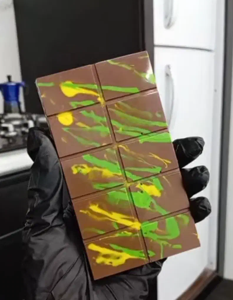 شکلات دبی باقیمت عالی|خوردنی و آشامیدنی|قم, شهر قائم|دیوار