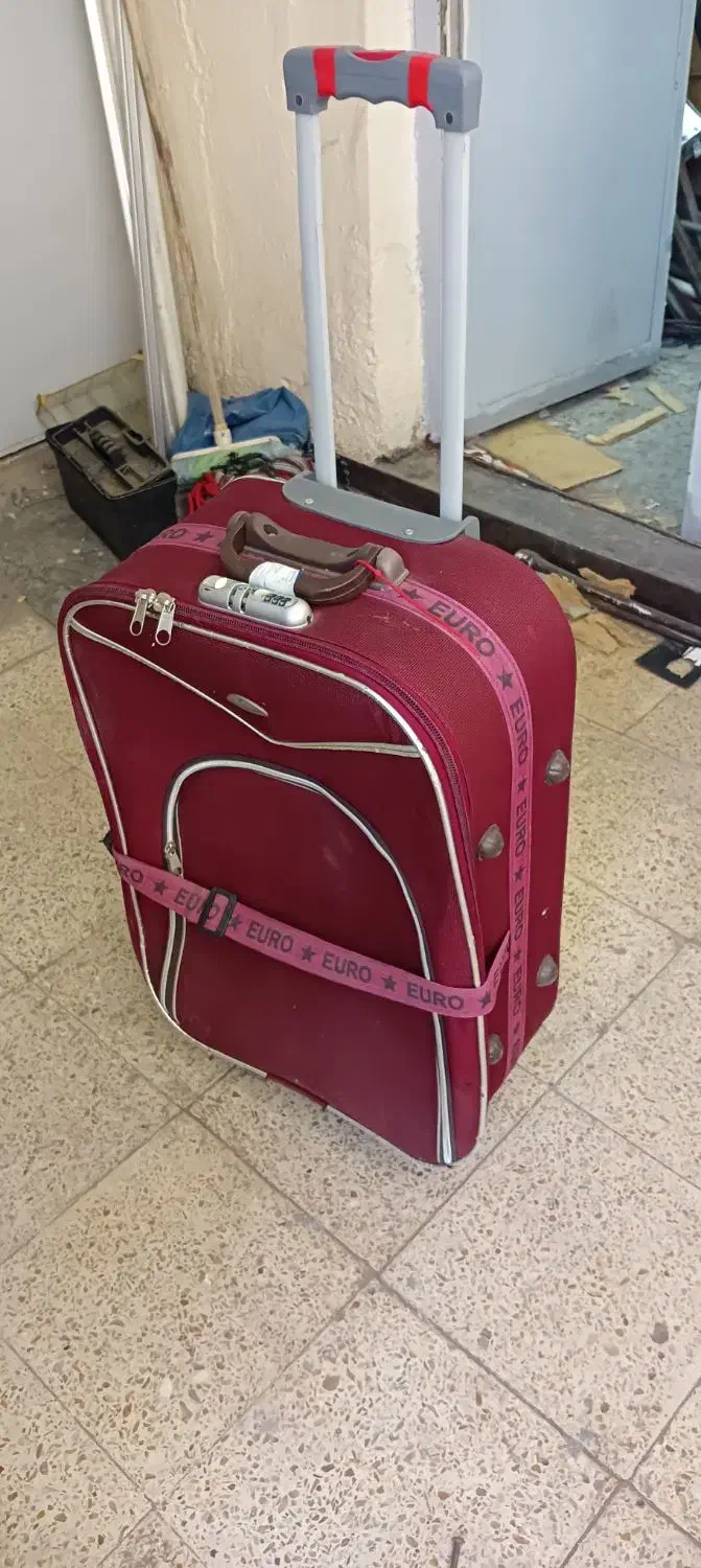 چمدان متوسط|کیف، کفش، کمربند|اهواز, یوسفی|دیوار