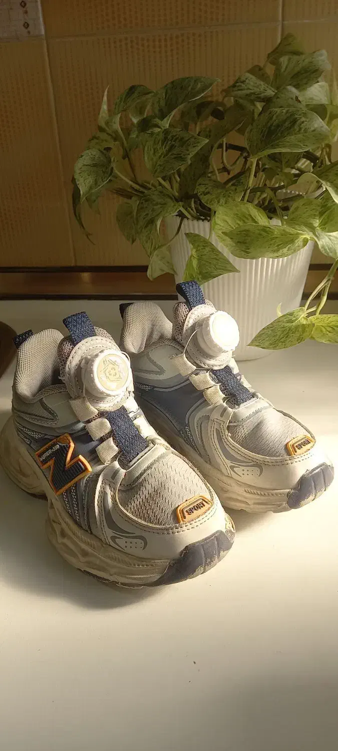 کتونی بچگانه سایز۳۰|کیف، کفش، کمربند|ساری, |دیوار