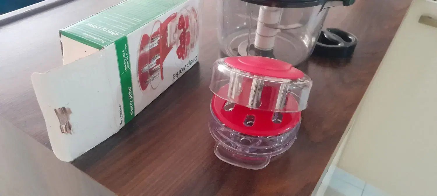 هسته گیر البالو ویا خردکن دستی بزرگ|خردکن، آسیاب، غذاساز|شهرکرد, |دیوار