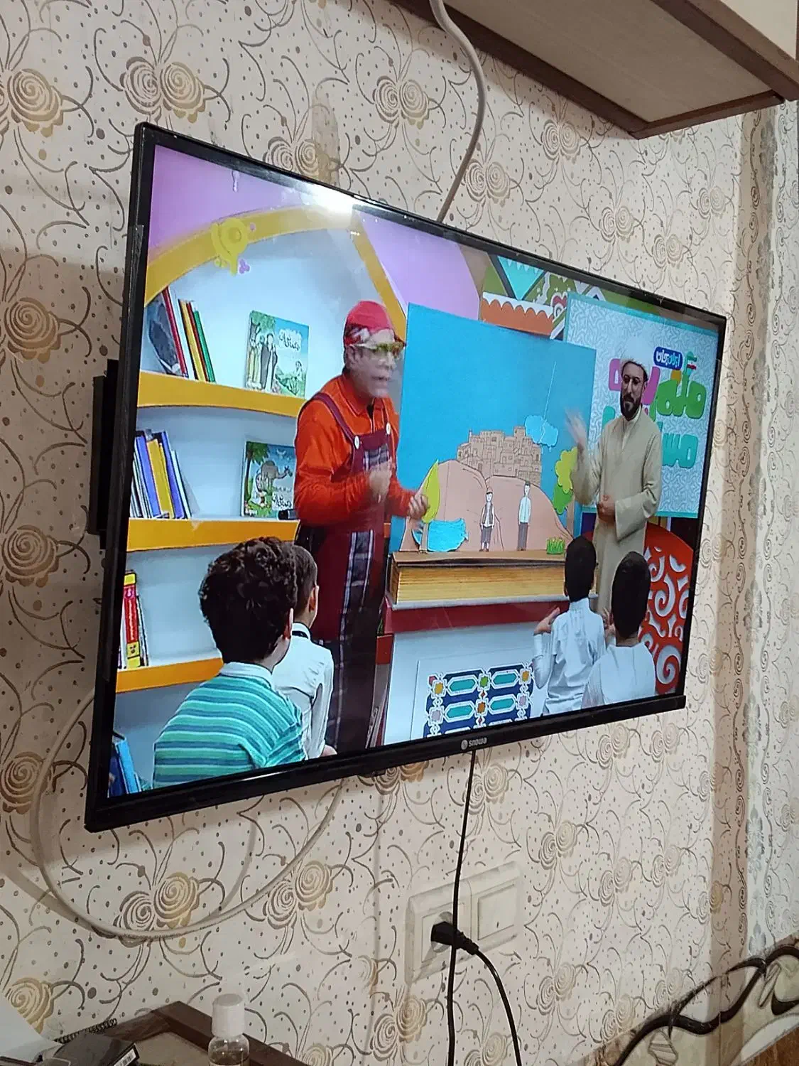 تلویزیون 32 اینچ|تلویزیون و پروژکتور|یزد, |دیوار