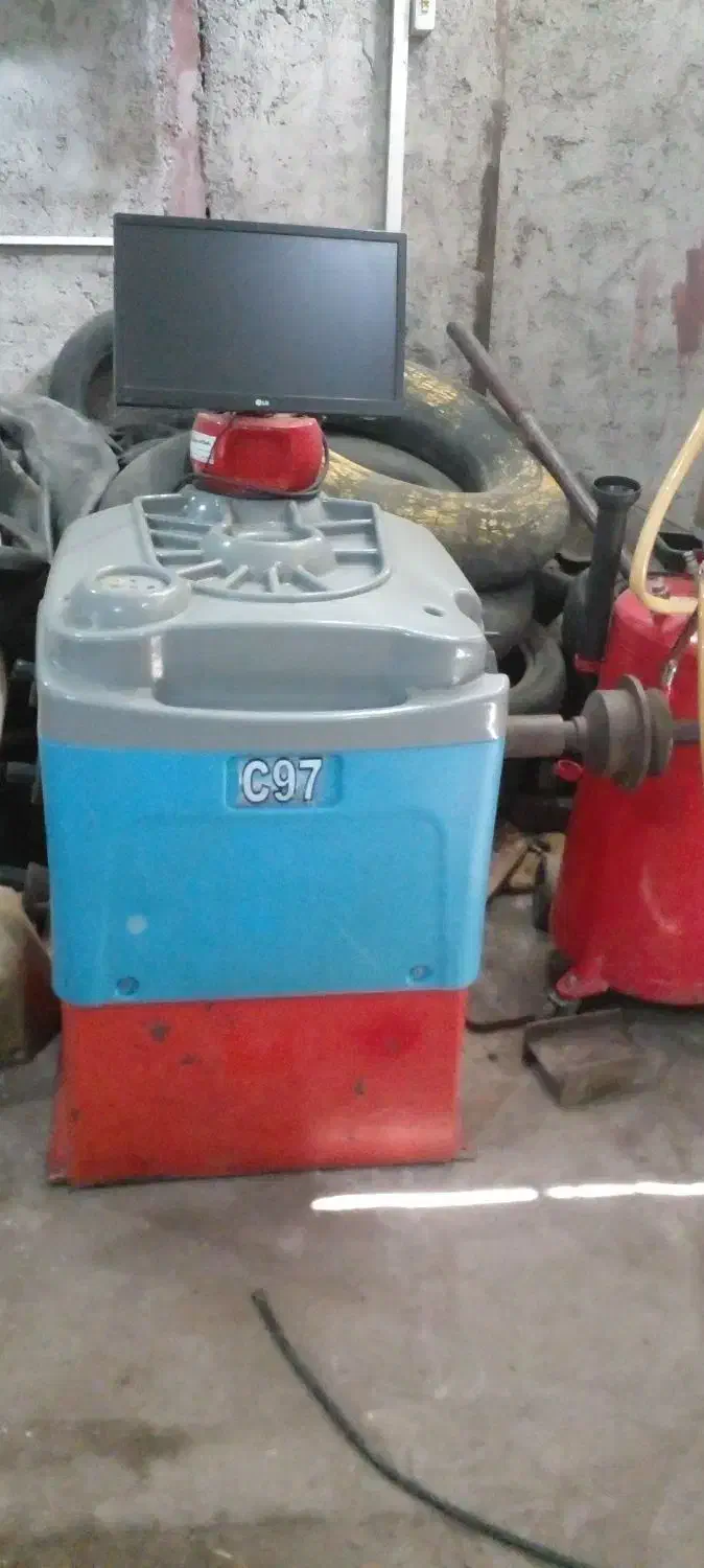 دستگاه لاستیک در آر در حد نو باقیمت مناسب|ماشین‌آلات صنعتی|لاهیجان, بازکیاگوراب|دیوار