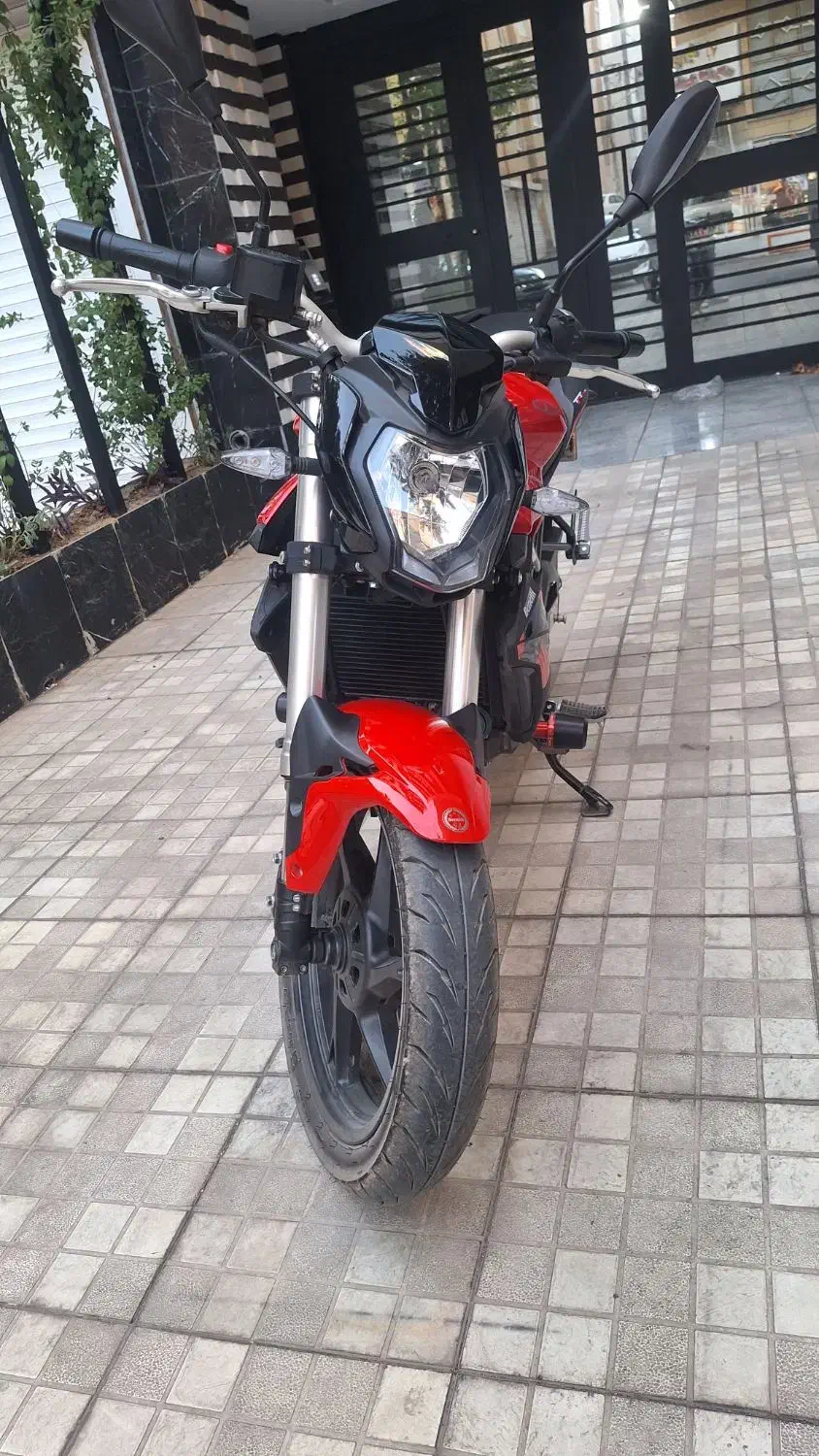 بنلی ۲۵۰ تک زیبا ترین و کمیاب ترین رنگ|موتورسیکلت|همدان, |دیوار