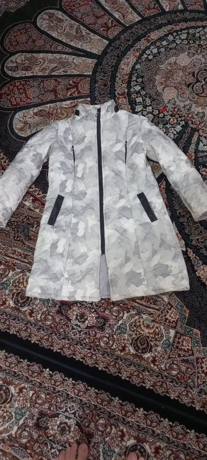 یک عدد پالتو تمیز در حد نو|لباس|کاشان, ولیعصر|دیوار