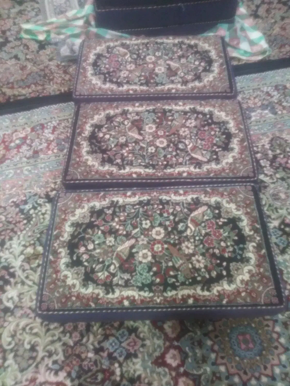 یه دسته پشتی قالیچه ای نو وسالم به مبلع 10میلیون|پشتی|کرمان, |دیوار