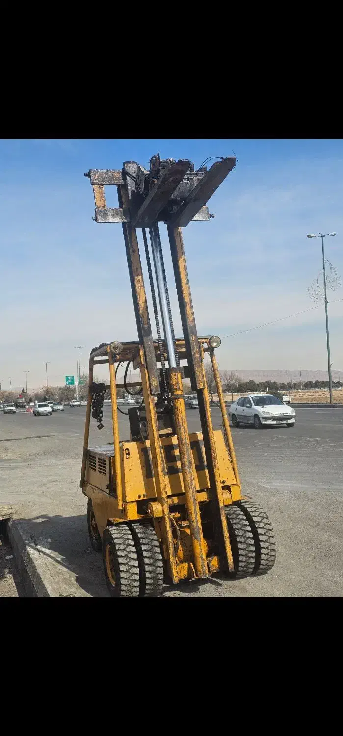 لیفتراک سهند سه و نیم تنی|خودرو سنگین|باسمنج, |دیوار