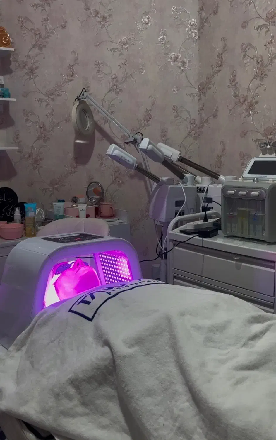 فیشیال تخصصی+ماساژصورت هدیه وتخفیف۲۵٪ تاپایان آبان|خدمات آرایشگری و زیبایی|شیراز, شهرک ایثار|دیوار