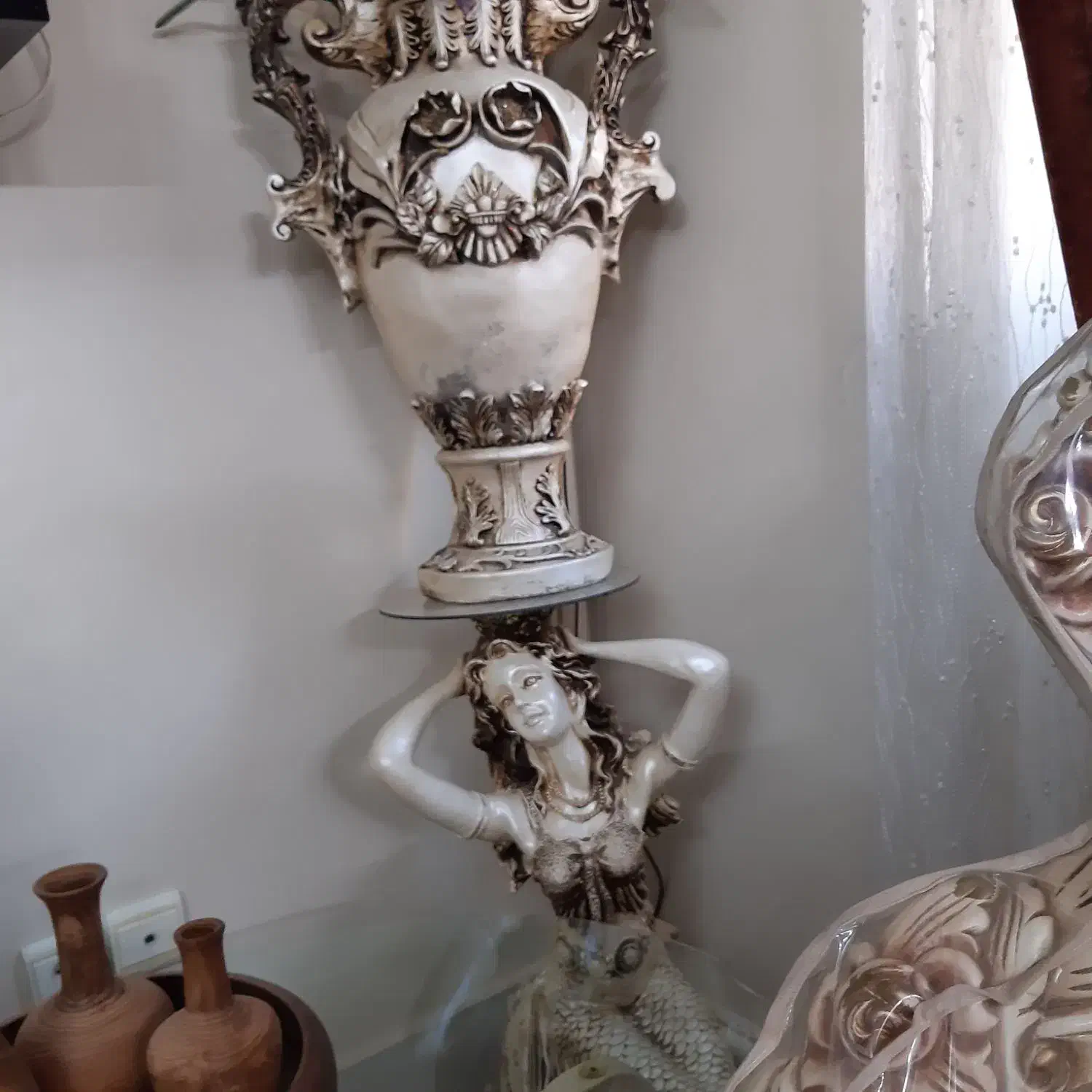 میز و گلدان|میز تلفن|وحیدیه, |دیوار