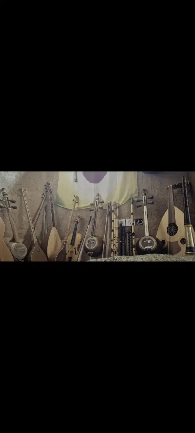 کمانچه ایرانی و قشقایی|سازهای سنتی|صدرا-فارس, فاز ۱|دیوار