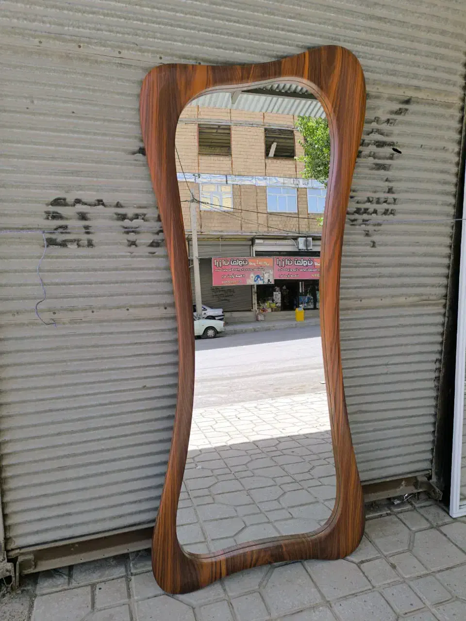 آینه زیبا|آینه|نهاوند, |دیوار