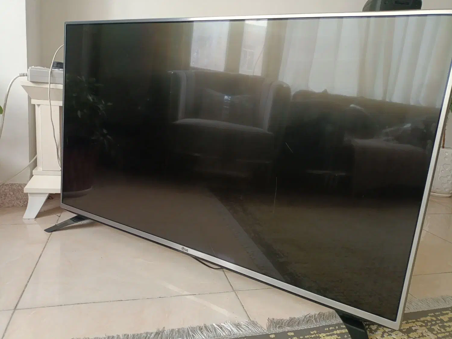 تلویزیون 49 اینج الجی LG|تلویزیون و پروژکتور|قشم, |دیوار