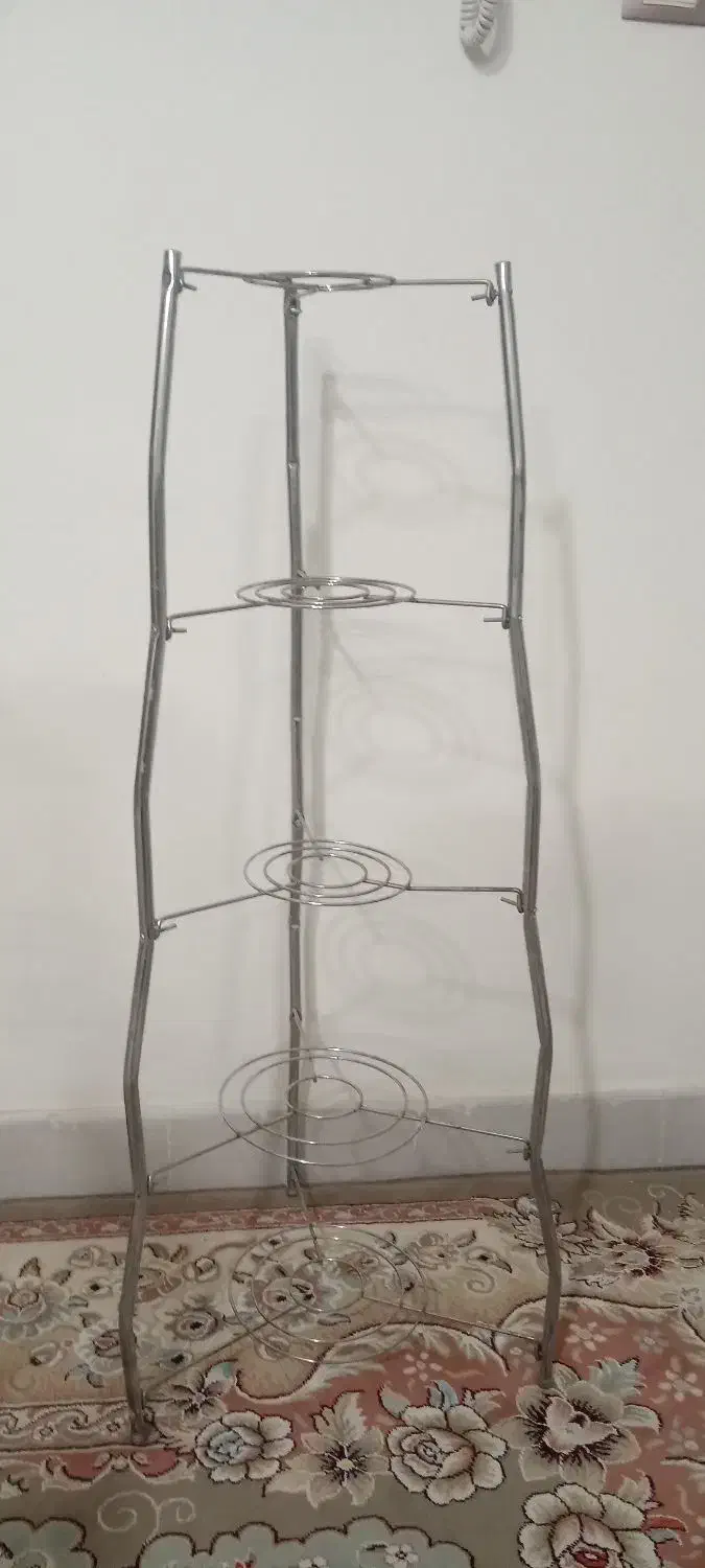 پایه قابلمه|آب‌چکان و نظم‌دهنده ظروف|نیشابور, خط کاشمر|دیوار