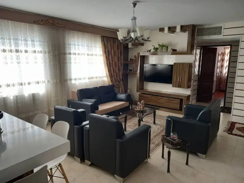 آپارتمان مبله فقط ماهیانه بیمارستان پیونداعضا صدرا|اجارهٔ کوتاهمدت آپارتمان و سوئیت|شیراز, شهرک گلستان|دیوار