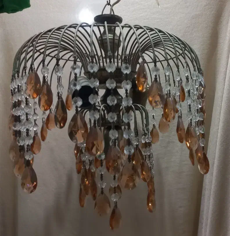 لوستر عتیقه|لوستر و چراغ آویز|رشت, دباغیان|دیوار