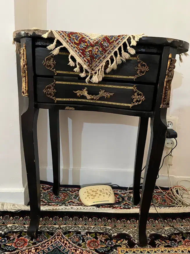 میز تلفن دو کشو رنگ مشگی|میز تلفن|رباط‌کریم, رباط‌کریم|دیوار