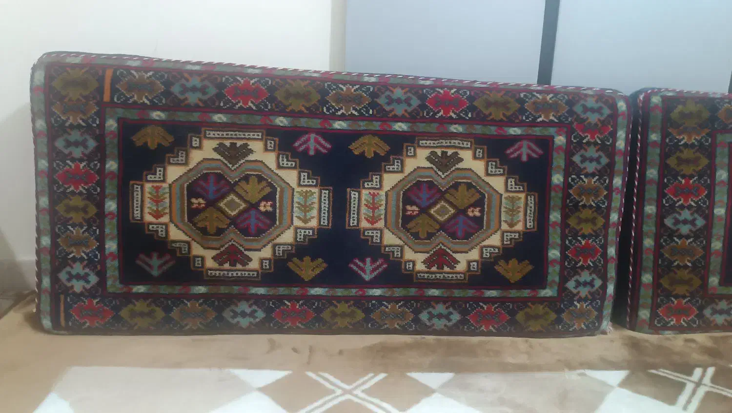 پشتی فرش دست بافت|پشتی|تبریز, |دیوار